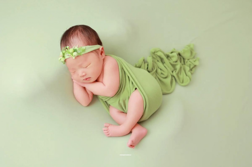 府谷宝宝边吃边拉正常吗